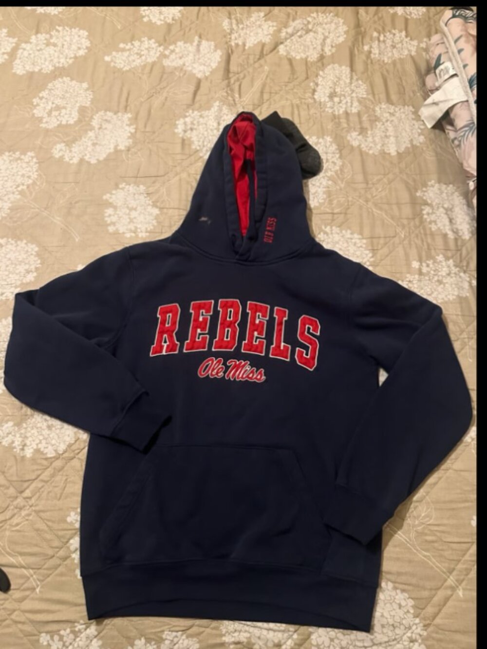 Colosseum Mens Small Ole Miss Rebels Hoodie Embroidered
